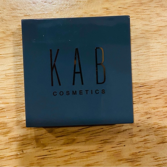 KAB Cosmetics Plum Fairy Eyeshadow Quad - Picture 2 of 3